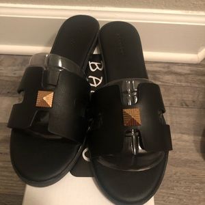 Black flat sandals